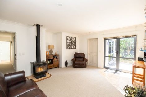 Photo of property in 1 Harris Place, Ngatea, 3503