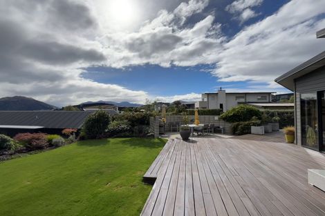 Photo of property in 4 Bovett Place, Wanaka, 9305