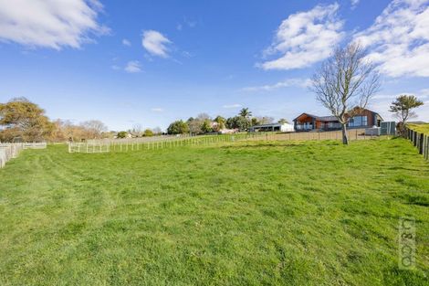 Photo of property in 179 Taupaki Road, Taupaki, 0782