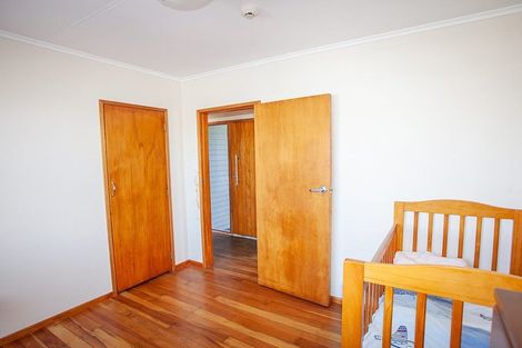 Photo of property in 15 Bayly Street, Waitara, 4320