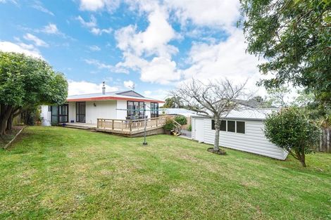 Photo of property in 72 Totaravale Drive, Totara Vale, Auckland, 0629