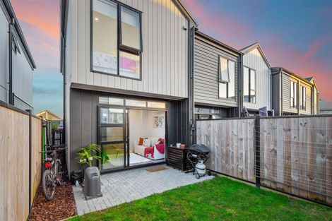 Photo of property in 35 Treloar Crescent, Hobsonville, Auckland, 0616