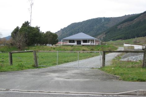 Photo of property in 161 Fairfax Street, Murchison, 7007