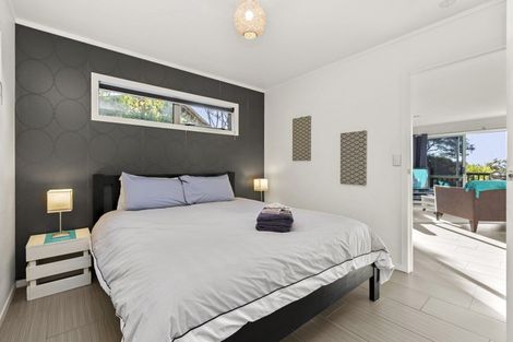 Photo of property in 33 Whaanga Road, Raglan, 3297