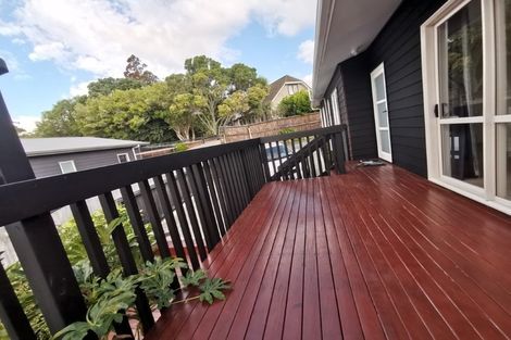 Photo of property in 7 Tobago Place, Sunnynook, Auckland, 0620