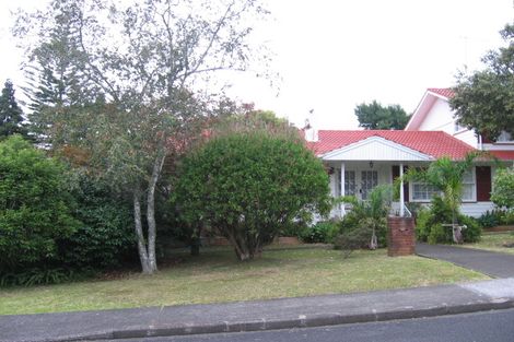 Photo of property in 1 Marywil Crescent, Hillcrest, Auckland, 0627