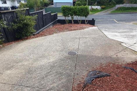 Photo of property in 34 Kemp Road, Massey, Auckland, 0614