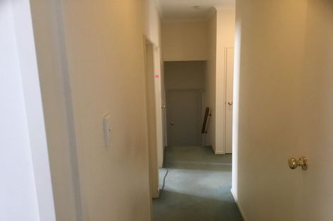 Photo of property in 12 Piper Place, Goodwood Heights, Auckland, 2105