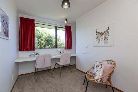 Photo of property in 10 Nuhaka Place, Paraparaumu Beach, Paraparaumu, 5032