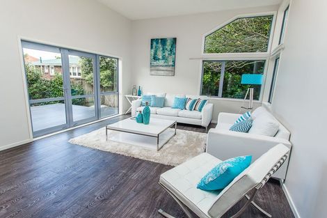 Photo of property in 1b Lynwood Road, New Lynn, Auckland, 0600