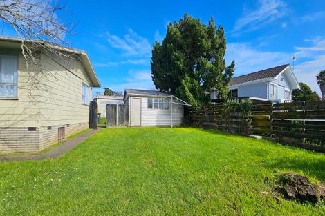 Photo of property in 2 Tuna Place, Manurewa, Auckland, 2102