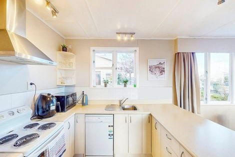 Photo of property in 12 Baylands Drive, Newlands, Wellington, 6037