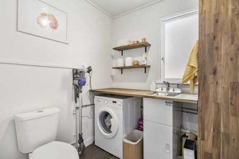 Photo of property in 142 Titirangi Road, New Lynn, Auckland, 0600