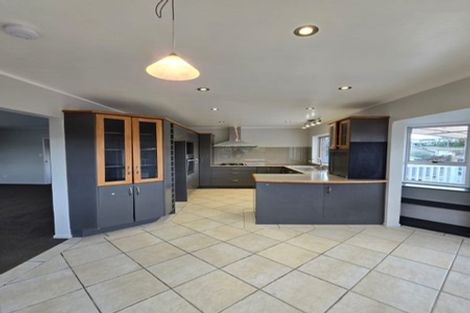 Photo of property in 18 Long Street, Torbay, Auckland, 0630