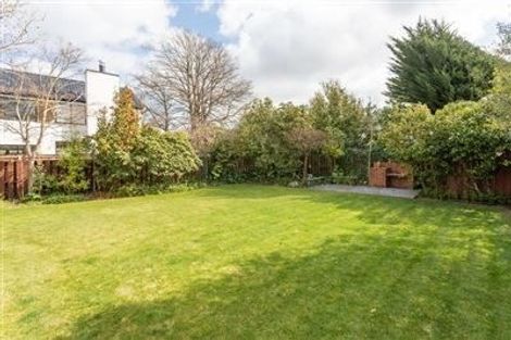 Photo of property in 11 Daresbury Lane, Fendalton, Christchurch, 8014