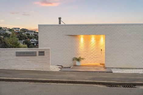 Photo of property in 13 Saint Remy Lane, Redcliffs, Christchurch, 8081