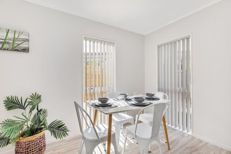 Photo of property in 2/25 Silver Creek Road, Weymouth, Auckland, 2103