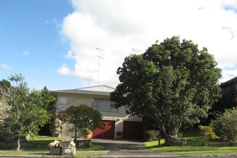 Photo of property in 29 Chatsworth Crescent, Pakuranga Heights, Auckland, 2010