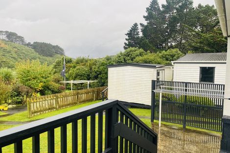 Photo of property in 8 Bushland Grove, Paparangi, Wellington, 6037