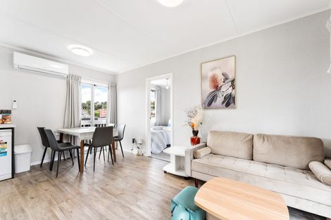 Photo of property in 4 Beverley Road, Stanmore Bay, Whangaparaoa, 0932