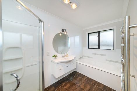 Photo of property in 25 Trump Place, Kelvin Grove, Palmerston North, 4414