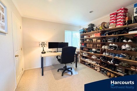 Photo of property in 20 Reybert Place, Massey, Auckland, 0614