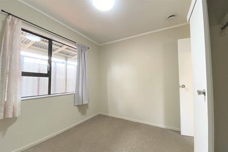 Photo of property in 2/15 Ward Crescent, Te Atatu Peninsula, Auckland, 0610