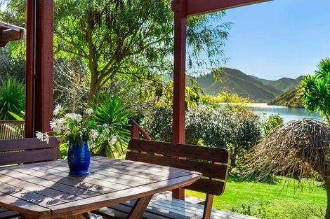 Photo of property in 810a Queen Charlotte Drive, Havelock, 7281