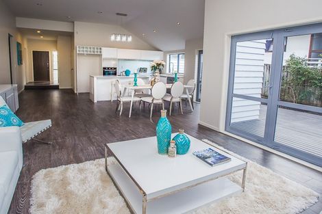 Photo of property in 1b Lynwood Road, New Lynn, Auckland, 0600