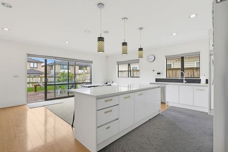 Photo of property in 11 Carrickdawson Drive, Flat Bush, Auckland, 2019