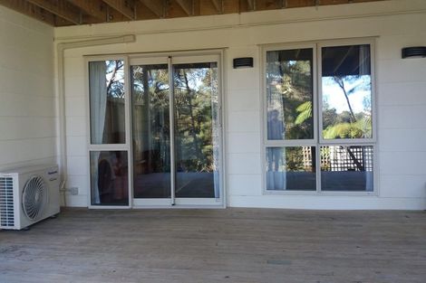 Photo of property in 5 Saddleback Rise, Murrays Bay, Auckland, 0630