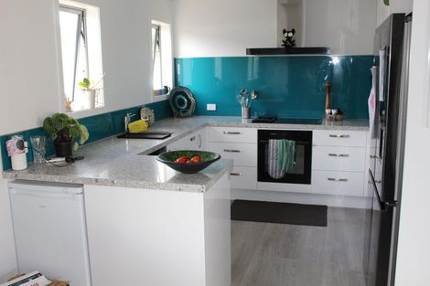 Photo of property in 35a Gledstane Road, Stanmore Bay, Whangaparaoa, 0932