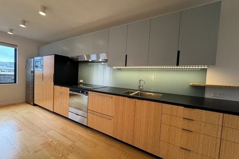 Photo of property in 76 Brougham Street, Mount Victoria, Wellington, 6011