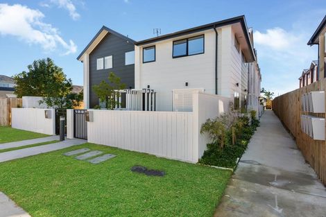 Photo of property in 5/21 Karamu Street, Te Atatu Peninsula, Auckland, 0610