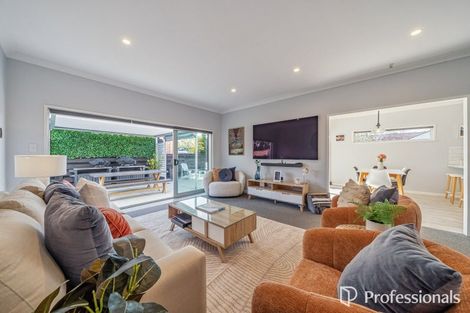 Photo of property in 32 Orr Crescent, Hutt Central, Lower Hutt, 5011