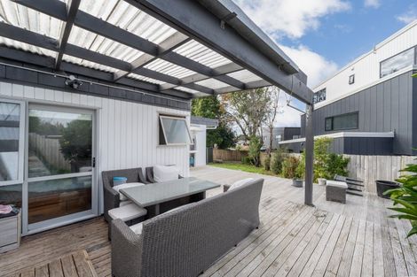 Photo of property in 2/8 Wilbur Place, Pakuranga Heights, Auckland, 2010