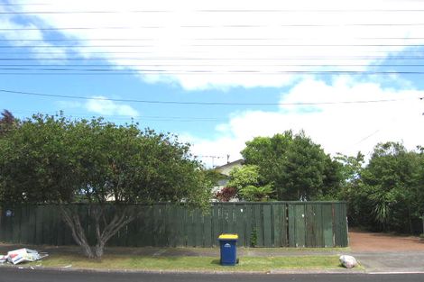 Photo of property in 2/215 Eskdale Road, Birkenhead, Auckland, 0626