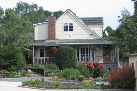 Photo of property in 17 Derwent Crescent, Titirangi, Auckland, 0604