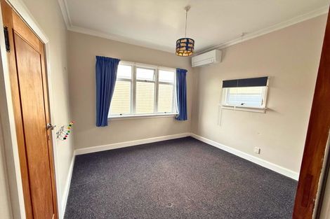 Photo of property in 11 Taranaki Street, Saint Johns Hill, Whanganui, 4501
