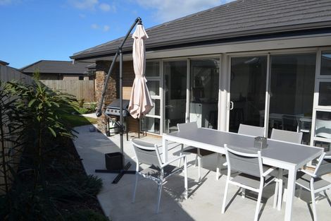 Photo of property in 16 Te Kio Crescent, Papamoa Beach, Papamoa, 3118