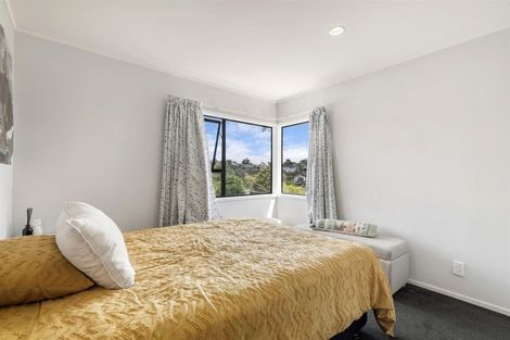 Photo of property in 2/10 Tiri View Place, Waiake, Auckland, 0630