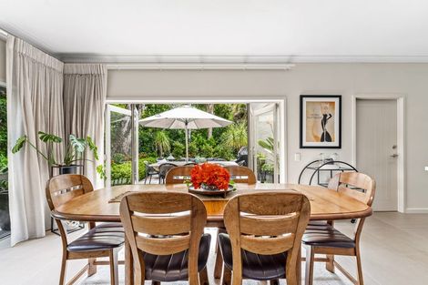 Photo of property in 6 Puriri Boulevard, Orewa, 0931