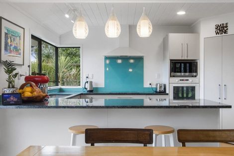 Photo of property in 52 Links View Drive, Omokoroa, 3114