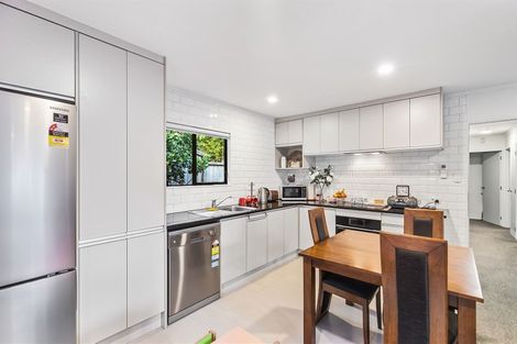 Photo of property in 2/19 Fernwood Grove, Bayview, Auckland, 0629