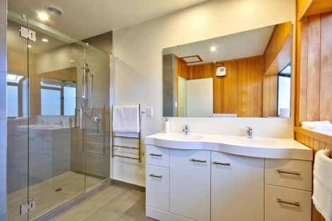 Photo of property in 2/15 Matuhi Rise, Henderson, Auckland, 0612