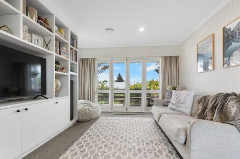 Photo of property in 180 Sandwich Road, St Andrews, Hamilton, 3200