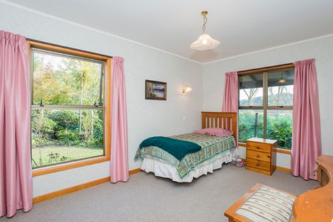 Photo of property in 52 Saddler Road, Muriwai, Gisborne, 4072