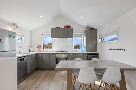 Photo of property in 60 Roberts Road, Matakatia, Whangaparaoa, 0930