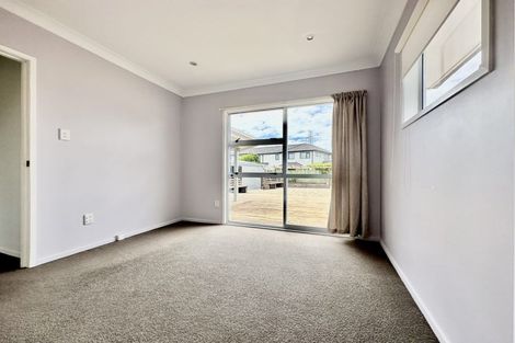 Photo of property in 54 Edgewater Drive, Pakuranga, Auckland, 2010