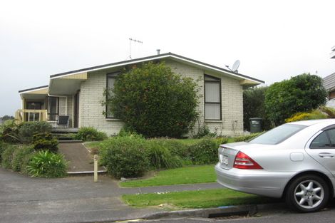 Photo of property in 13 Arden Place, Oakura, 4314